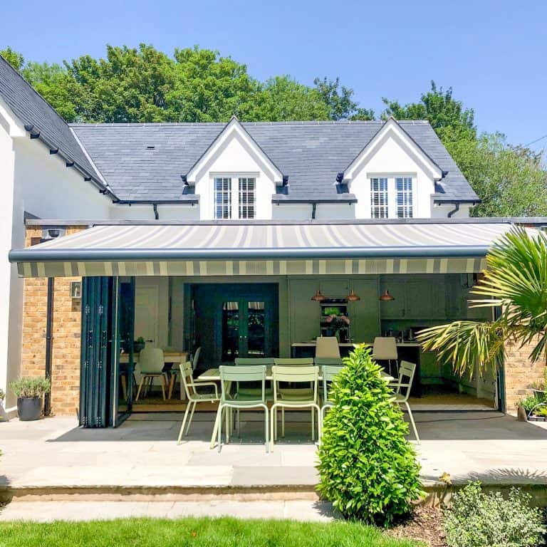 Image of a Weinor garden awning in Longparish Hampshire